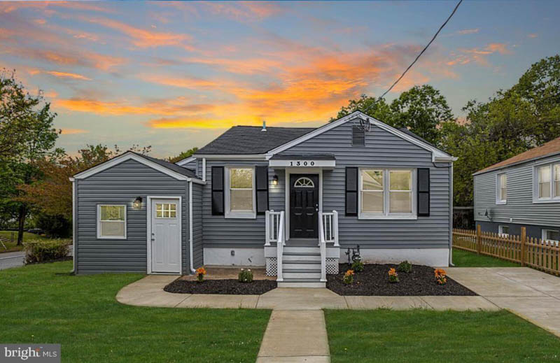 Capitol Heights MD 307,500