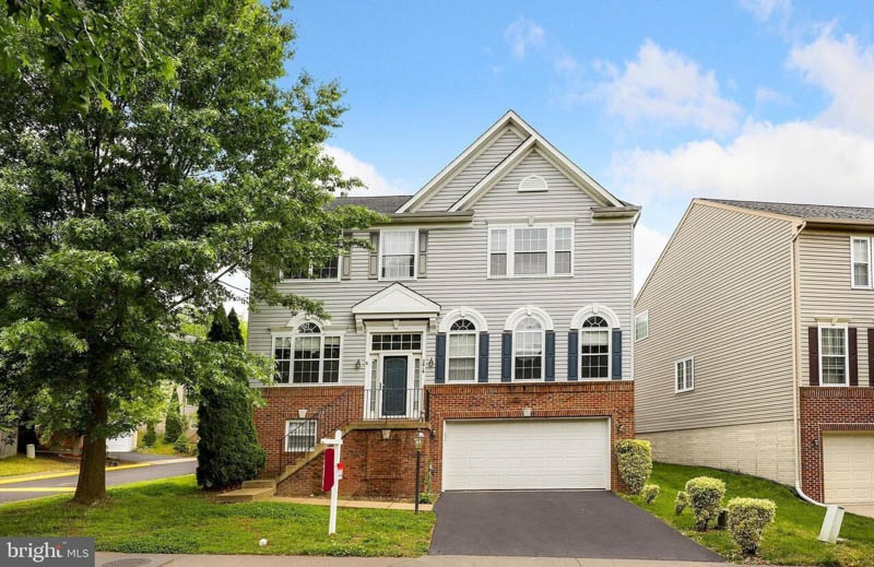 Woodbridge VA 445,000